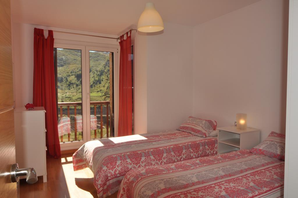 Apartamentos Tirol Formigal Bilik gambar